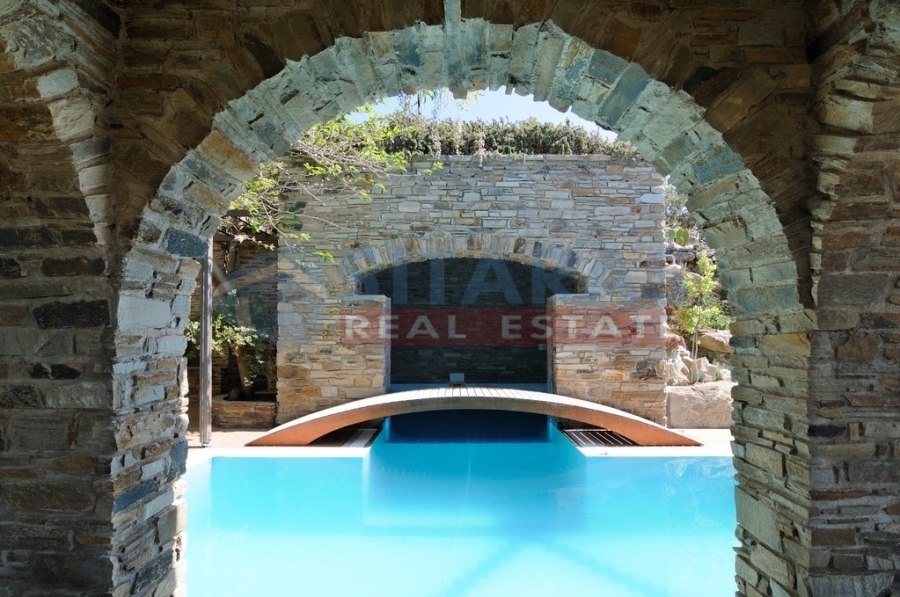(En vente) Habitation Villa || Cyclades/Tinos-Exomvourgo - 400 M2, 5 Chambres à coucher, 1.600.000€ 