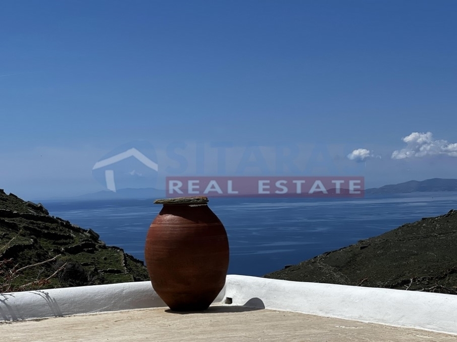 (For Sale) Residential Traditional Residences || Cyclades/Tinos Chora - 259 Sq.m, 4 Bedrooms, 520.000€ 