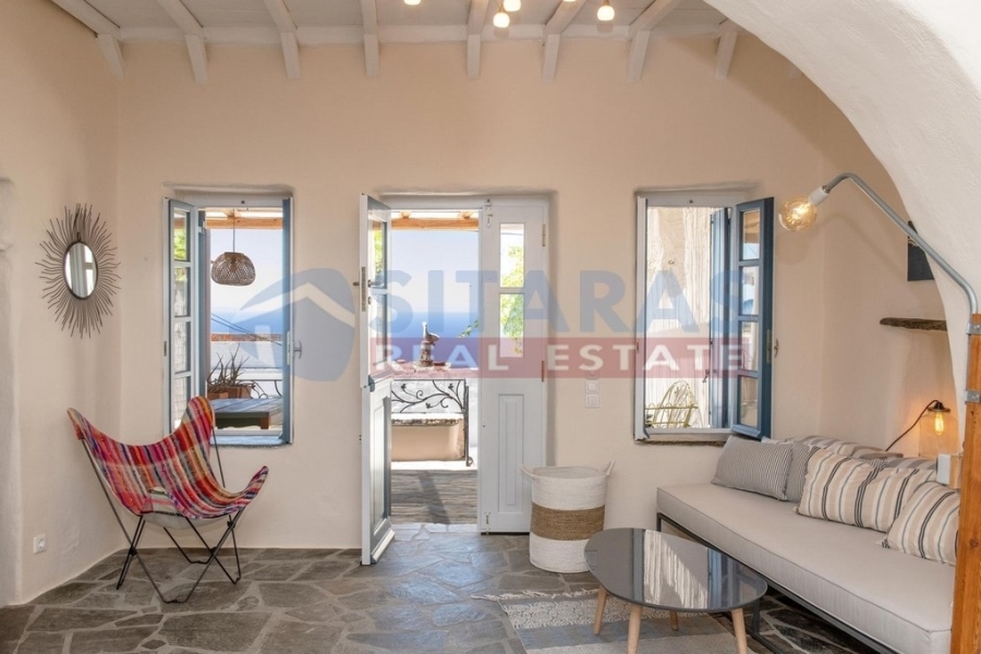 (For Sale) Residential Traditional Residences || Cyclades/Tinos Chora - 123 Sq.m, 2 Bedrooms, 363.000€ 