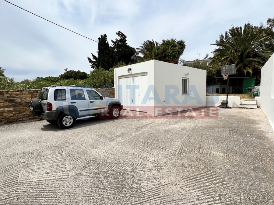 (En vente) Local commercial Immeuble parkings || Cyclades/Tinos Chora - 28 M2, 45.000€ 