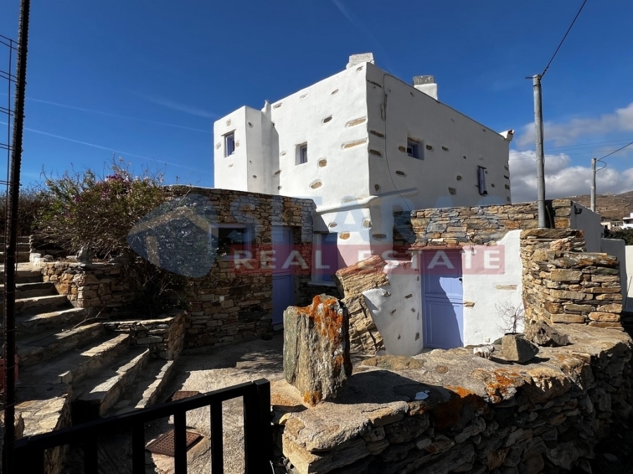 (For Sale) Residential Traditional Residences || Cyclades/Tinos Chora - 87 Sq.m, 2 Bedrooms, 160.000€ 